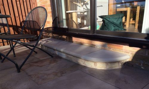 Indian Sandstone - Bullnosed Steps and Corners - Polished Mint